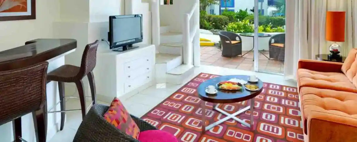 Crystal Cove by Elegant Hotels-1